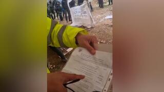 איתמר בן גביר מתעמת עם השוטר בפינוי מאחז סמוך לקריית ארבע