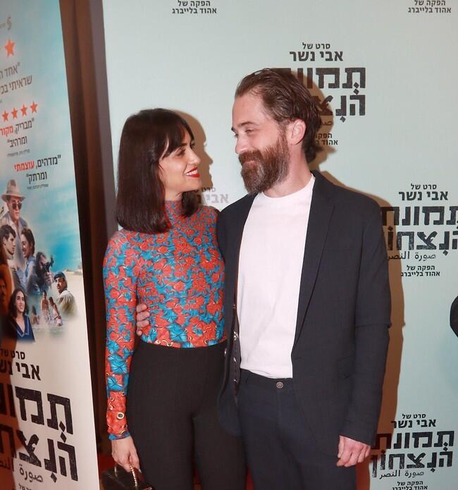 מה זה סופה לעומת פרימיירה חגיגית? תום אבני ולירז צ'רכי בפרימיירת הסרט "תמונת הניצחון"