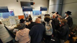 ישראלים בנתב"ג מגישים בקשות לאישורים חריגים ליציאה מהארץ