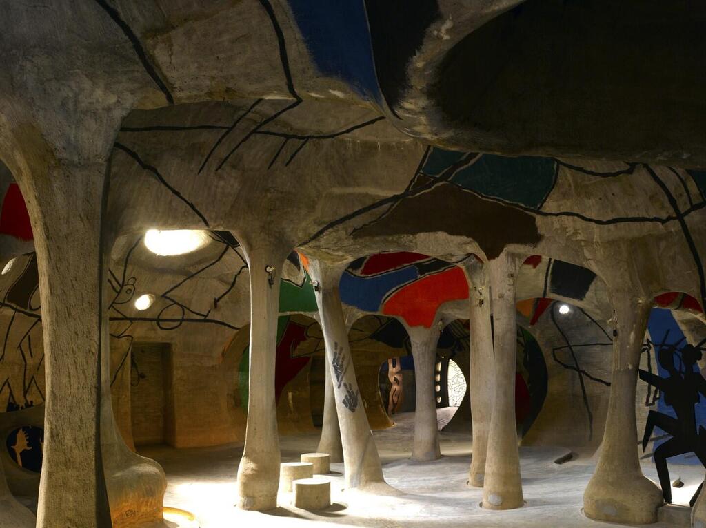 Husain Doshi Gufa Art Gallery