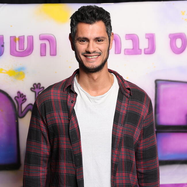 תמיד שמחים לפגוש אותך. עופר חיון (צילום: ירון ברנר) תמיד שמחים לפגוש אותך. עופר חיון