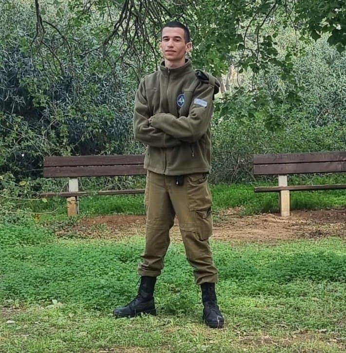 "התוכנית הזאת מבטלת את הפטור שנתנו לנו האוטיסטים, ובמקום לעשות התנדבות בצבא, נותנת לנו את האופציה להתגייס לצבא, שירות רגיל, שירות חובה כמו כל חייל במדינת ישראל". טוראי אביתר זקורסקי טוראי אבייתר זקורסקי