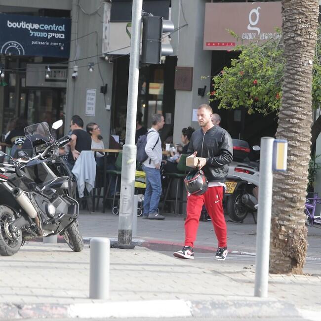קצת חם היום (צילום: מוטי לבטון) קצת חם היום
