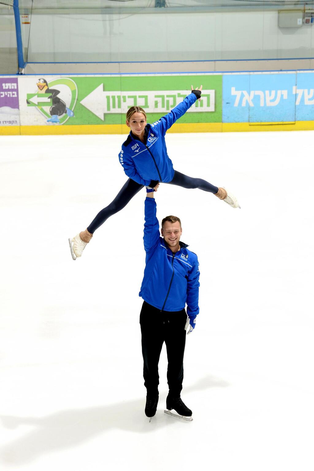 המחליקים היילי קופס וייבגני קרסנופולסקי