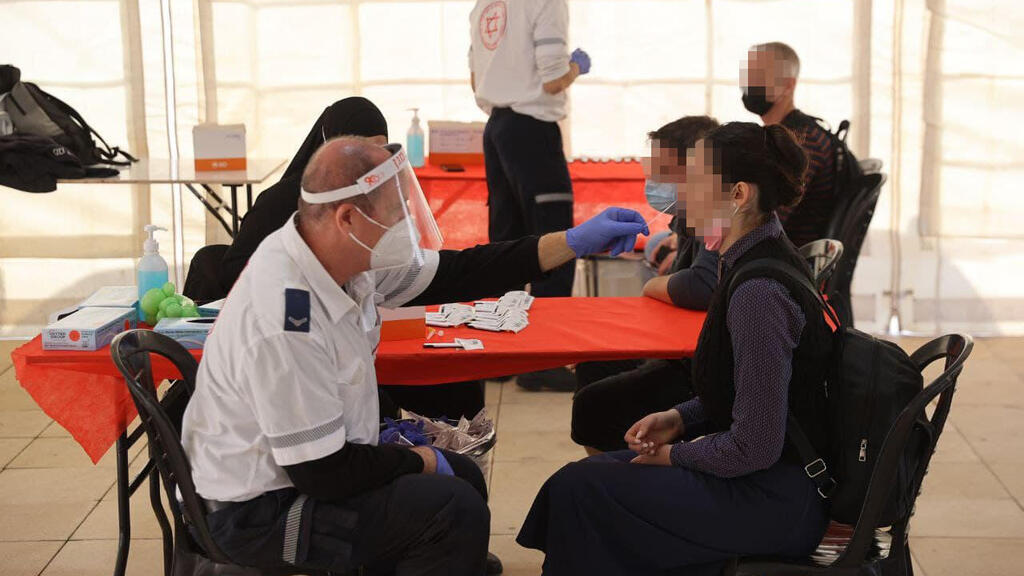 הישראלים יתייצבו? בדיקות אנטיגן מפוקחות בתל אביב (צילום: מוטי קמחי) בדיקות קורונה בתל אביב
