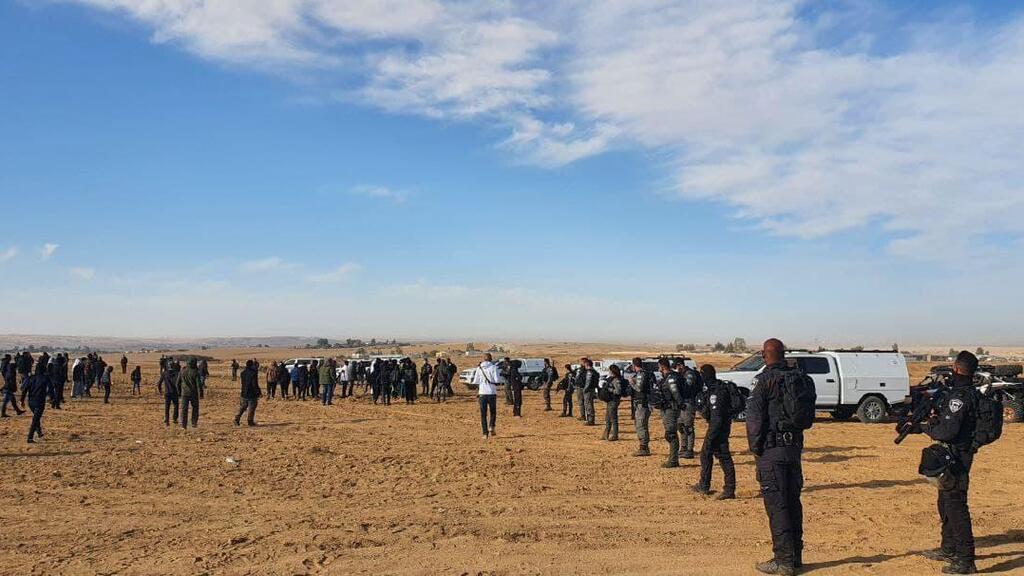 אבטחה כבדה באזור הנטיעות (צילום: רועי עידן ) אבטחה כבדה לקראת נטיעות קק"ל סמוך לשגב שלום