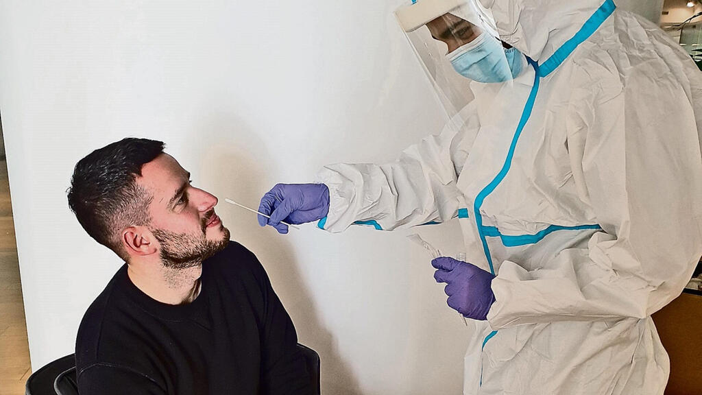 A coronavirus test being performed (Photo: PR) A coronavirus test being performed