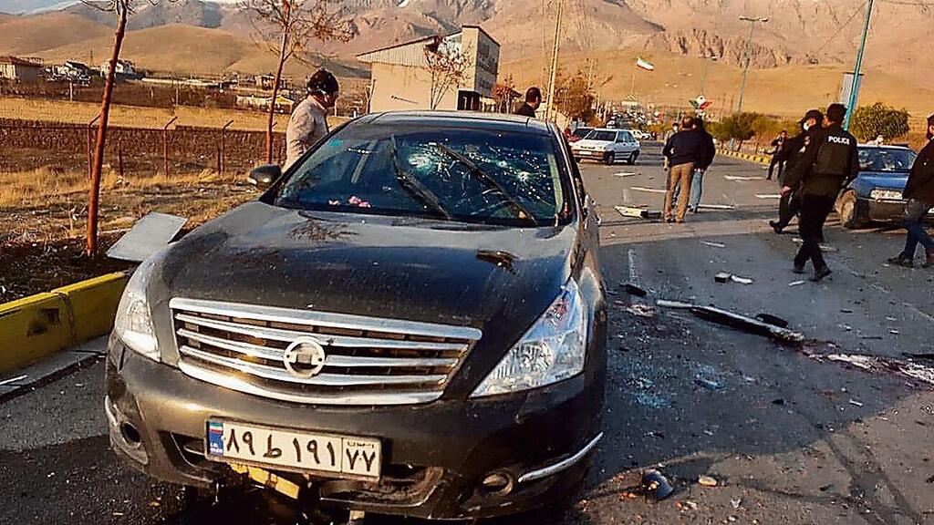 זירת חיסול פחריזאדה (צילום: AFP) זירת החיסול של מדען הגרעין מוחסן פחריזאדה