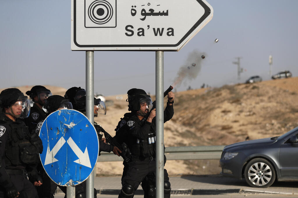 "הפשיעה במגזר לא התחילה בשנה האחרונה" (צילום: EPA) הפרות הסדר וההפגנה בנגב