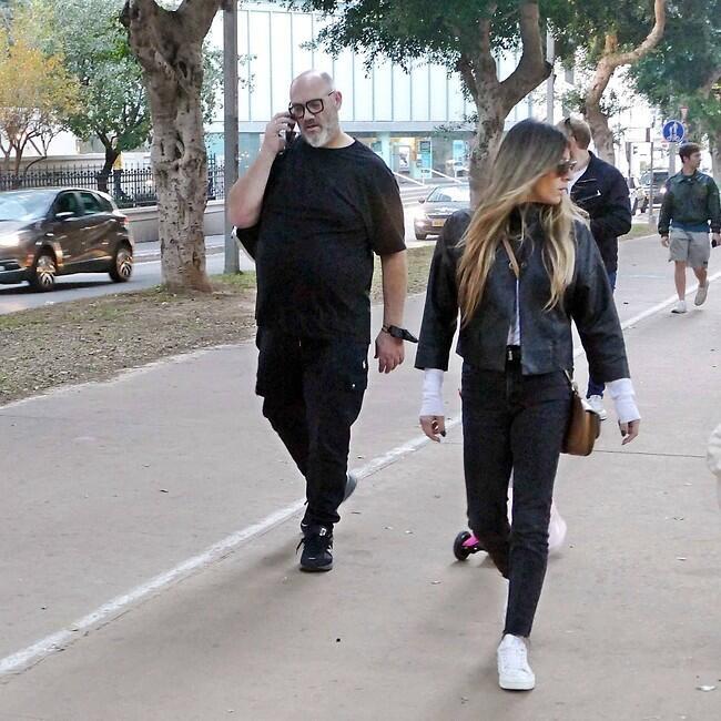 לא להפריע, אבא בטלפון (צילום: אמיר מאירי) לא להפריע, אבא בטלפון