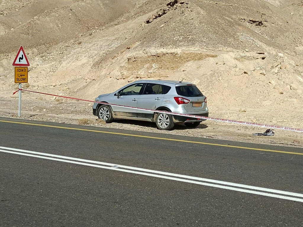 הרכב עדיין היה מונע (צילום: בראל אפרים) הזירה בכביש 25