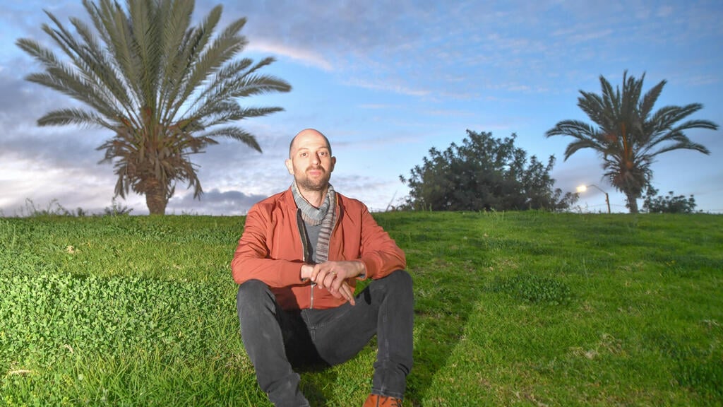 ''מתברר שצמחים כמעט כמונו, אוהבים סוכר''. ד''ר אבנר גרוס (צילום: חיים הורנשטיין) ''מתברר שצמחים כמעט כמונו, אוהבים סוכר''. ד''ר אבנר גרוס