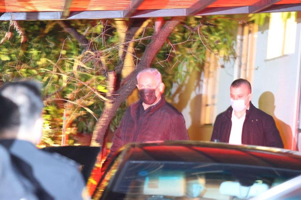 בנימין נתניהו ביציאה מהפגישה