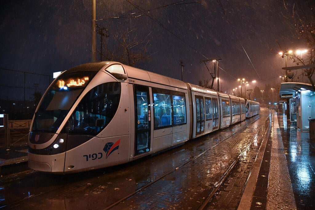 ירושלים, אמש (צילום: יואב דודקביץ') גשם בירושלים