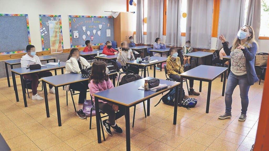 An almost-empty school class (Photo: Elad Gershgoren) כיתת לימוד כמעט ריקה