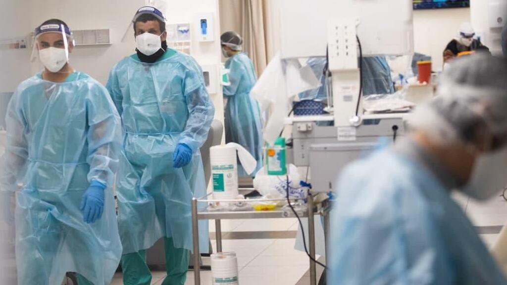 Shaare Zedek Medical Center's COVID ward (Photo: Alex Kolomoisky) מחלקת הקורונה בבית החולים שערי צדק, ירושלים