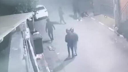 האלמונים נכנסים לבתי תושבים רעולי פנים חמושים מסתובבים בכפר ברא