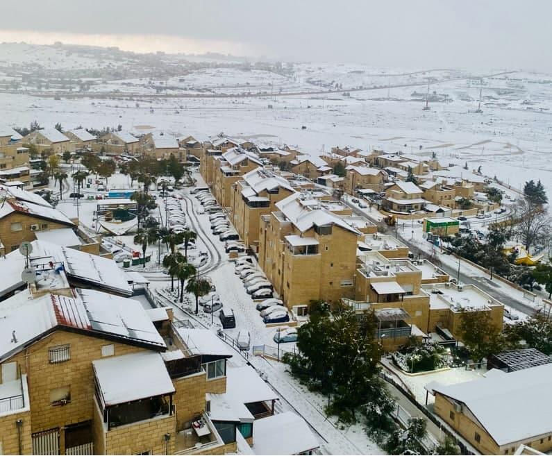 שכונת גבעת זאב (צילום: tehila m) שלג בירושלים