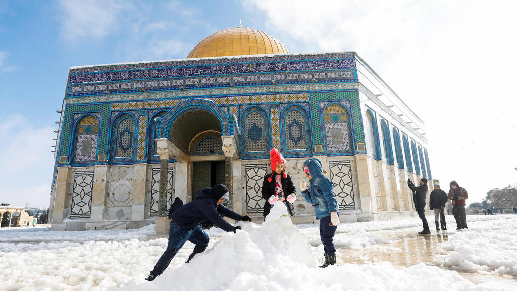מסגד אל אקצה, הבוקר (צילום: רויטרס) שלג בירושלים