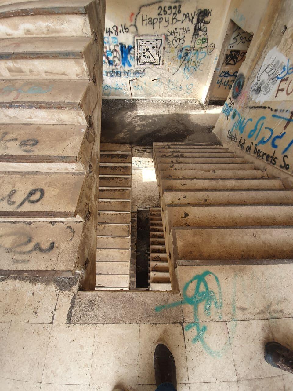 סיור בבניין החזית הסורית