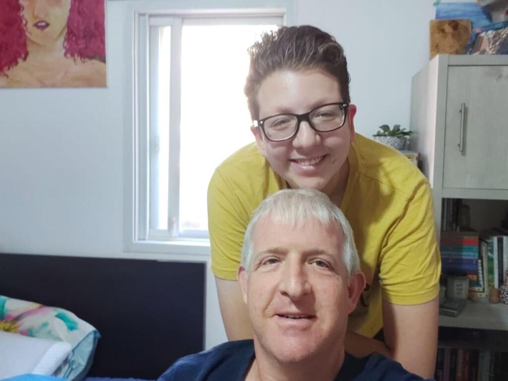 תמיד כאן, תמיד אוהב. עדי וולפסון ובנו (צילום ביתי) עדי וולפסון