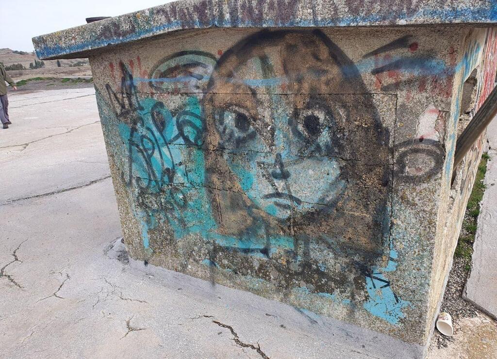 סיור בבניין החזית הסורית