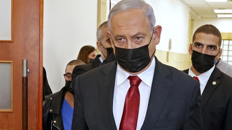 Benjamin Netanyahu leaves a Jerusalem courthouse, Nov. 16, 2021 (Photo: AP) Former prime minister Benjamin Netanyahu leaves a Jerusalem courthouse, Nov. 16, 2021