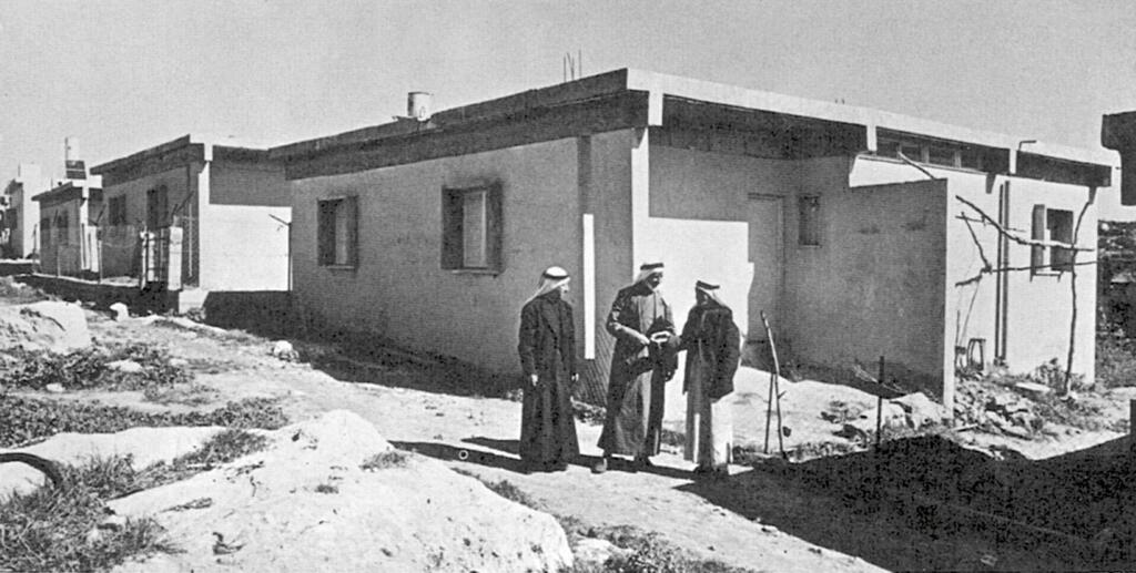 שיכונים לחמולת דקה, כפר ימה, 1961 (אוסף משה לופנפלד, ארכיון אדריכלות ישראל) שיכונים לחמולת דקה, כפר ימה, 1961