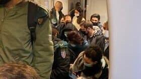 עומס ברכבת בדרך לתל אביב (צילום: שלי ספיר) עומסים ברכבות