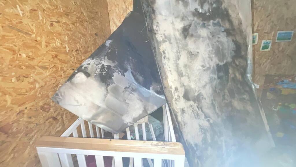 הנזק אחרי השריפה בבית של יושבייב (צילום: חיים גולדיטש) הנזק אחרי השריפה בבית של יושבייב