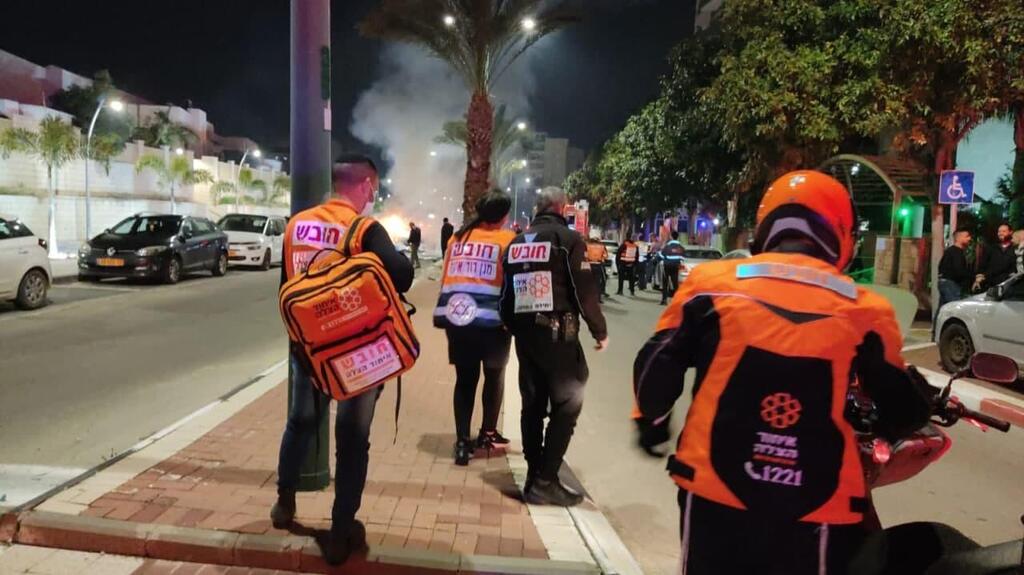 "אולי אפילו ברית נקודתית". פיצוץ הרכב באשקלון ( צילום: דוברות איחוד הצלה) פיצוץ הרכב באשקלון