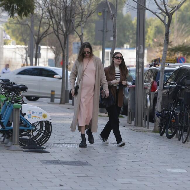 לוק של היריון מתקדם