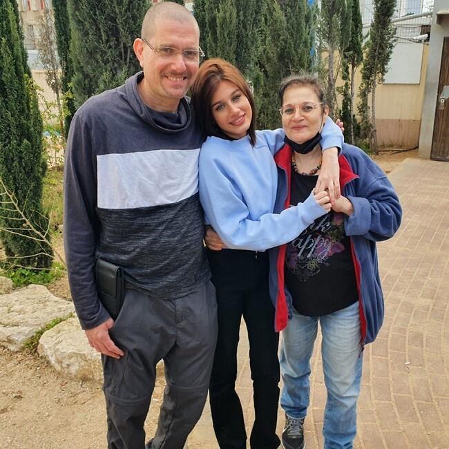 עם ההורים