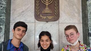 מימין לשמאל: דפנה זיוון, גוני בן שלום ואלון נמליך