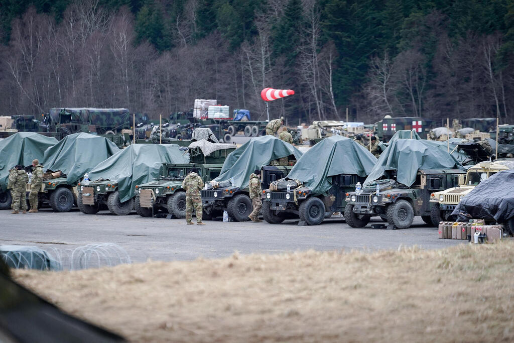 U.S. soldiers in Poland (Photo: Reuters) חיילים אמריקנים מוצבים ב פולין ליד גבול אוקראינה