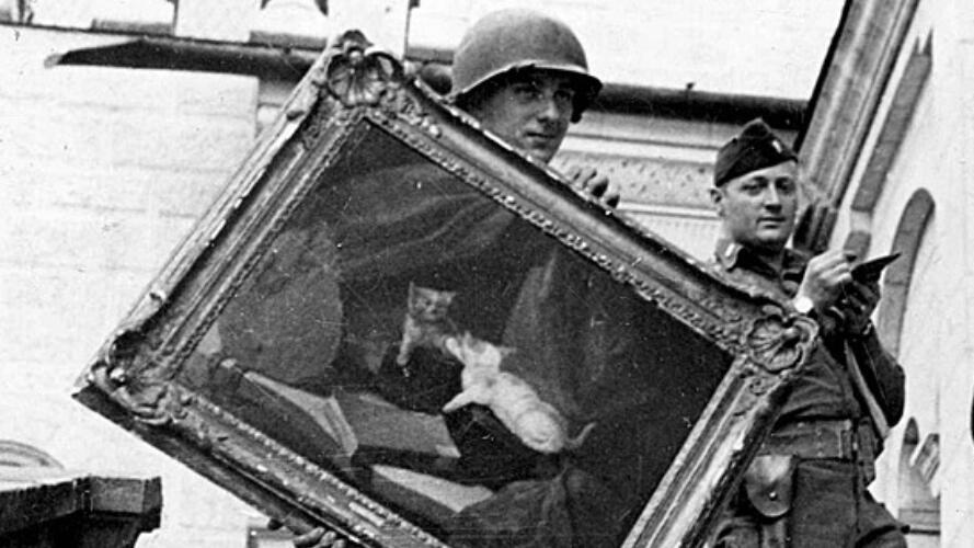 Artworks confiscated by Nazi soldiers 