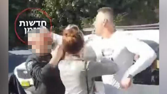 תיעוד מקטטת הפקח בנהריה עם תושב העיר