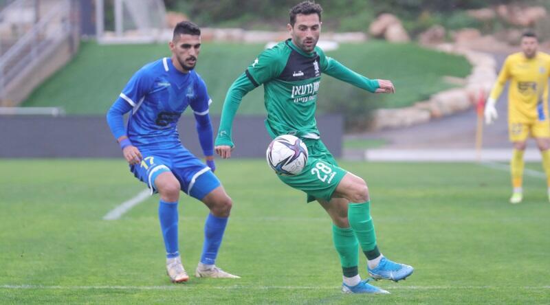 יואל אבוחצירא מול חסן חילו (עמרי שטיין) יואל אבוחצירא מול חסן חילו