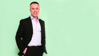 ד"ר אופיר שיין. "הנטייה שלי היא להעניק תוצאות טבעיות ופחות עשויות"