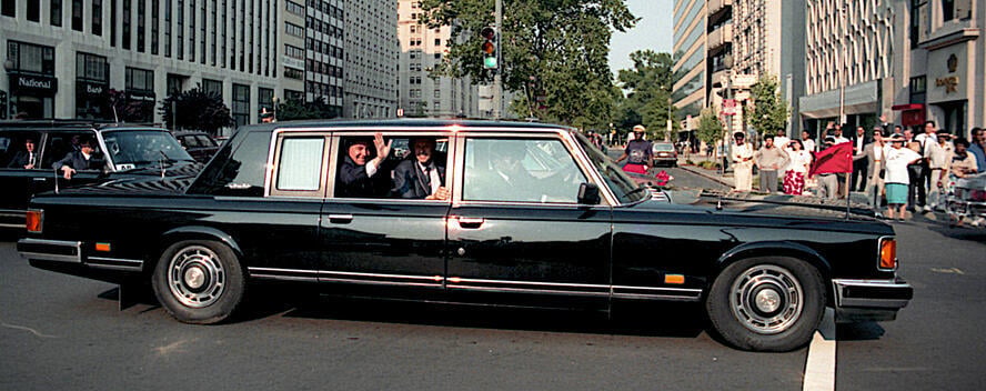 Zil 4105