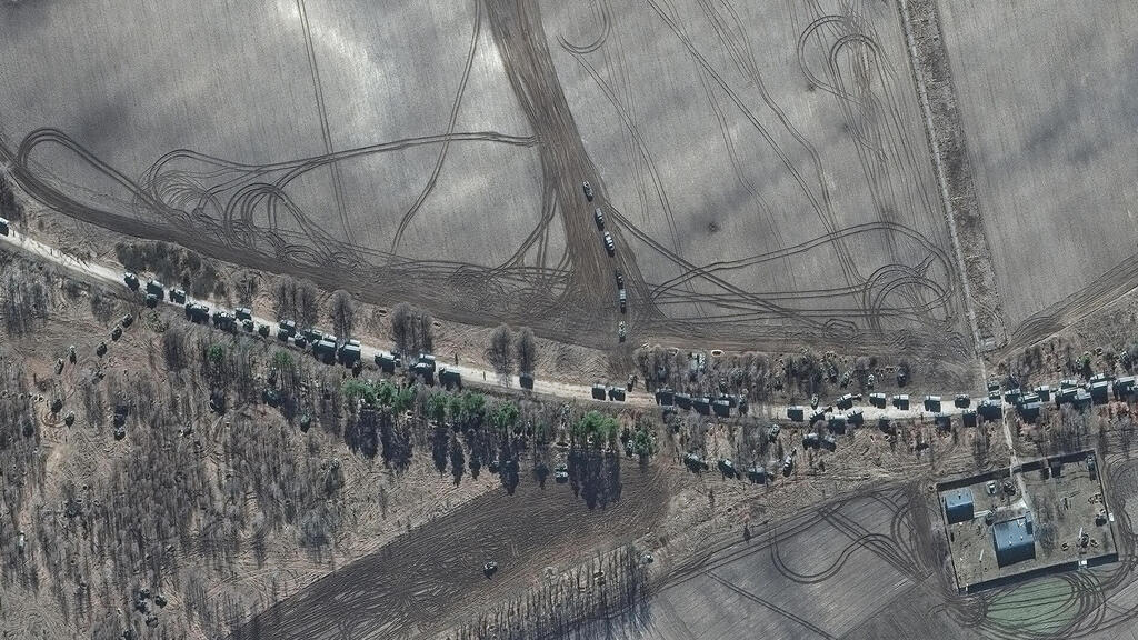 Satellite images showing Russian military convoy (Photo: EPA / SATELLITE IMAGE 2022 MAXAR TECHNOLOGIES) תמונות הלוויין של הכוחות הרוסיים