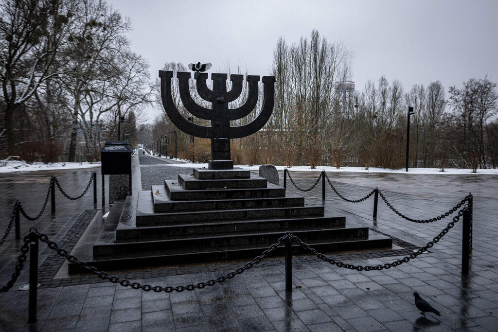 Babi Yar memorial (Photo: AFP) אתר הזיכרון לטבח באבי יאר