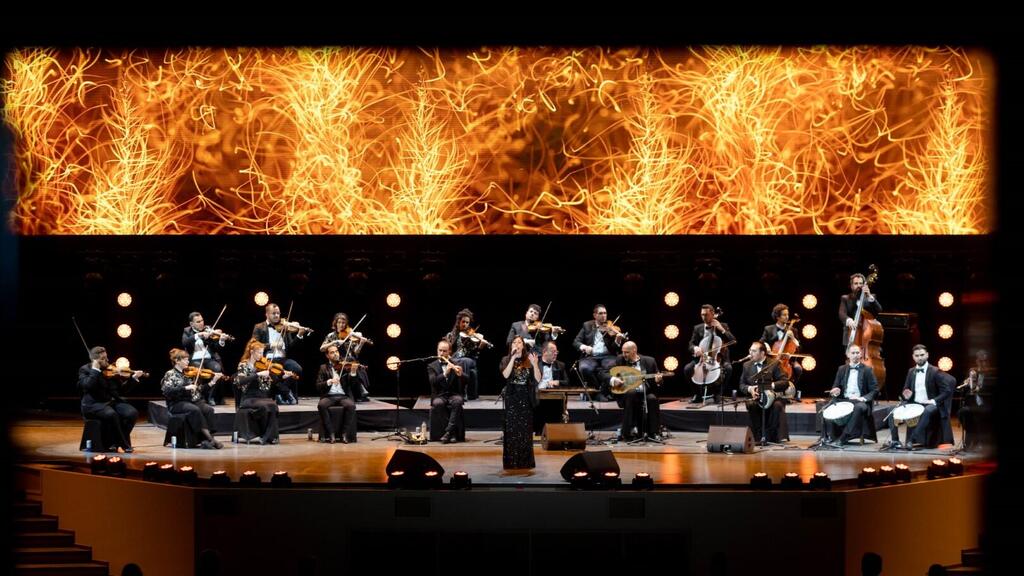 תזמורת פירקת אלנור בדובאי (צילום: אביתר ניסן) תזמורת פירקת אלנור בדובאי