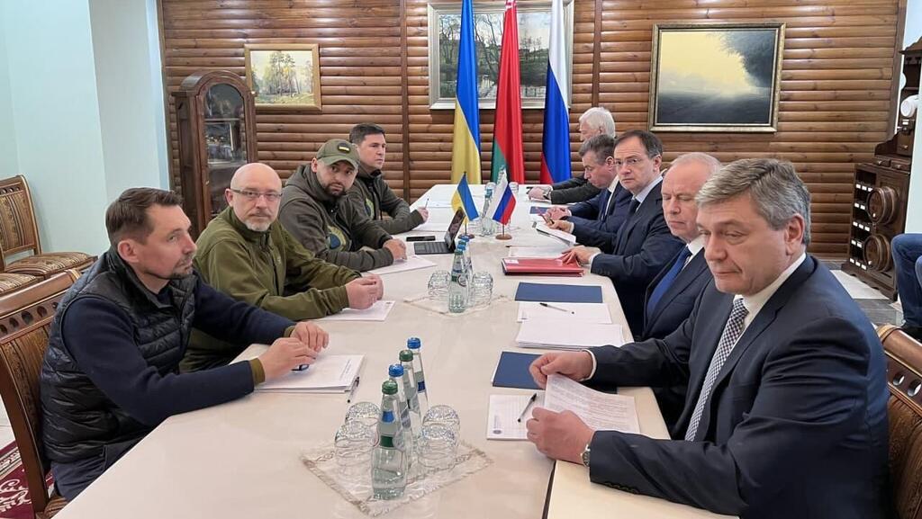 Russian and Ukrainian negotiation teams meeting in Belarus for a third round of ceasefire negotiations בלארוס סבב שיחות משא ומתן שלישי בין משלחות רוסיה ו אוקראינה