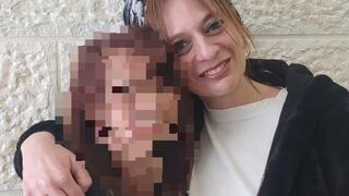 עורכת הדין והטוענת הרבנית לימור חג'ג' עם האישה שקיבלה גט