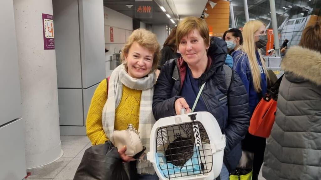 אחיות טיסת עולים אוקראינה מלחמה משפחה ולנטינה מריאנה