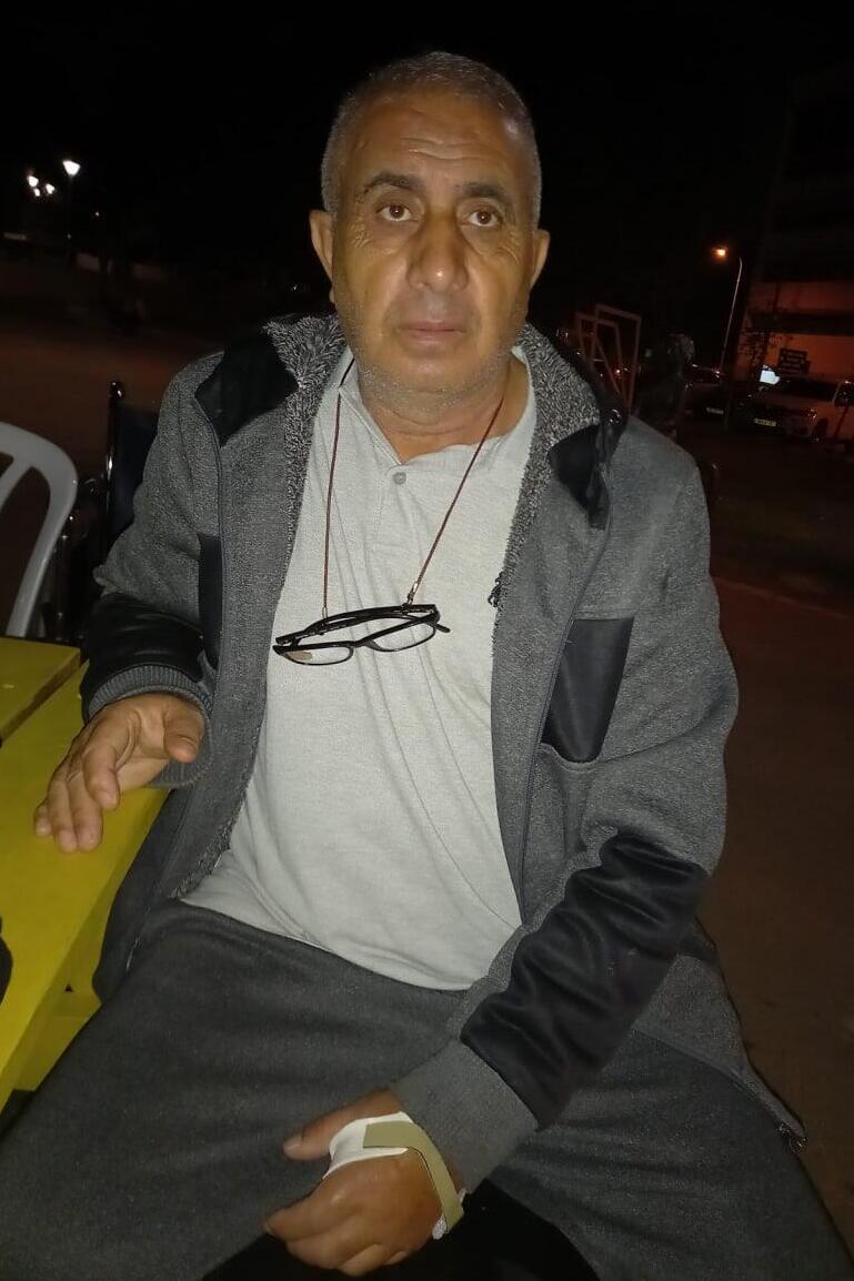 "שמעתי ירי ונפלתי על הרצפה מעוצמת הפחד". אחמד וואוויה שנפגע מקליע ונותר משותק בחצי גוף אחמד ואוויה