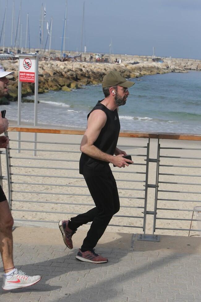 דרך צלחה לכתף החשופה (צילום: מוטי לבטון) דרך צלחה לכתף החשופה