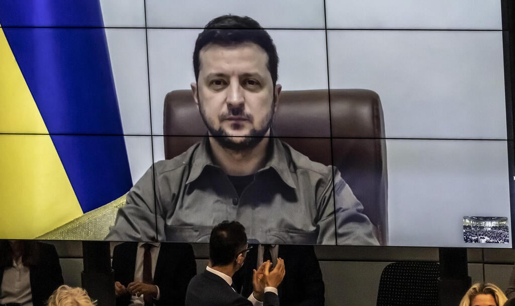 Ukraine President Volodymyr Zelensky addresses Germany's Bundestag on Thursday (Photo: Getty Images) Ukraine President Volodymyr Zelensky addresses Germany's Bundestag on Thursday