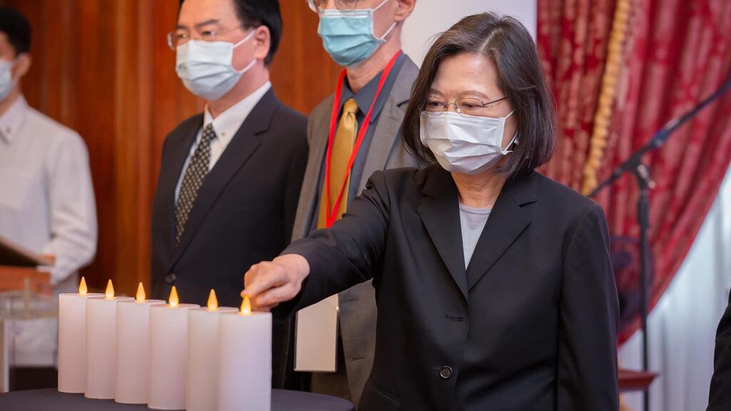 Tsai Ing-wen, first female president of Taiwan, attends Holocaust memorial (Photo: Courtesy) נשיאת טאיוואן בטקס לזכר יום השואה הבינלאומי